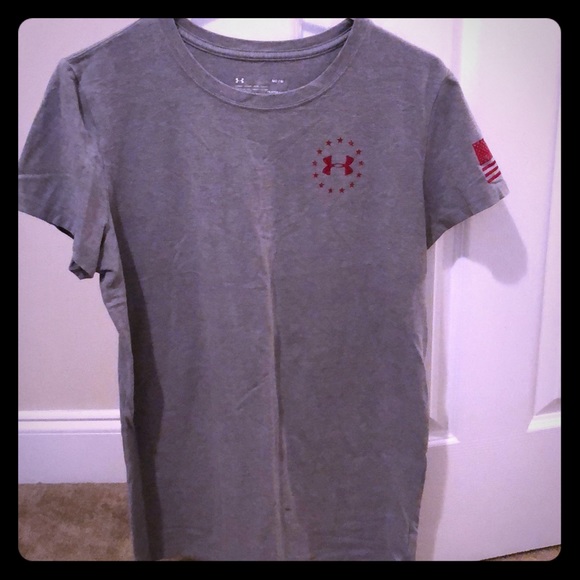 Medium Woman’s Gray T-Shirt. Like new! - Picture 1 of 2
